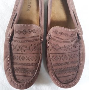 taos heritage moccasin